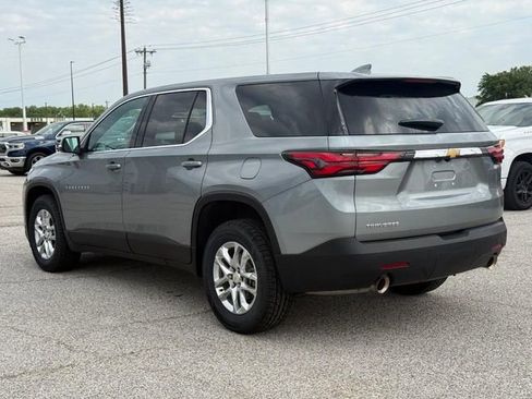 Used 2023 Chevrolet Traverse LS w/ Safety Package FWD image 3
