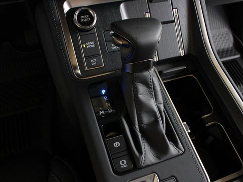 Used 2025 Lexus GX 550 image 19