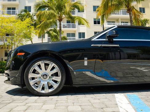 Used 2016 Rolls-Royce Dawn image 10