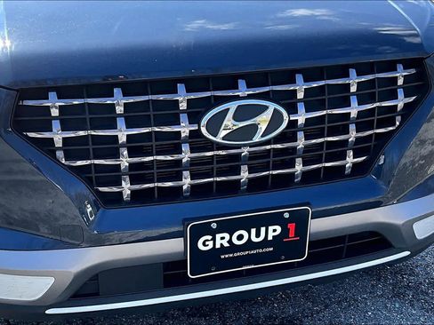 Used 2024 Hyundai Venue Limited image 28