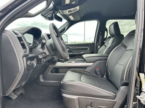Used 2025 RAM 2500 Laramie AWD/4WD image 10