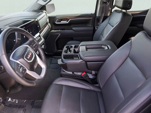 Used 2025 GMC Sierra 1500 SLT image 9