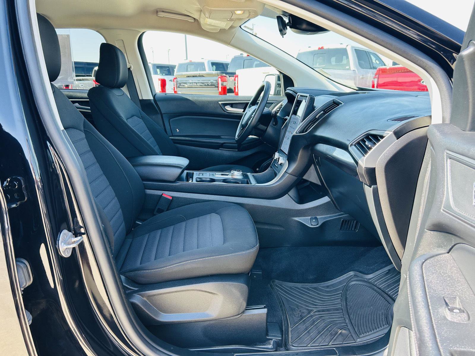 Used 2024 Ford Edge SE w/ Black Appearance Package AWD/4WD image 27