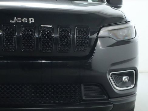 Used 2019 Jeep Cherokee Limited AWD/4WD image 8