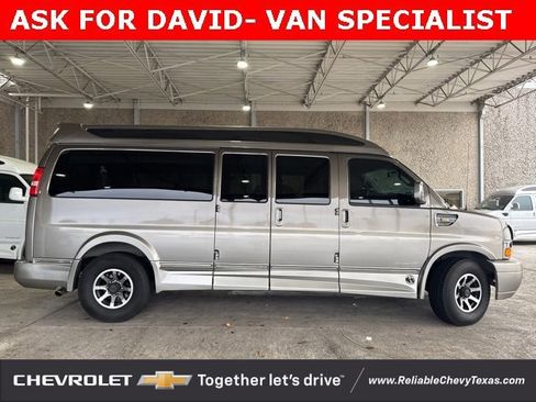 Used 2018 Chevrolet Express 2500 Work Van w/ Enhanced Convenience Package image 9