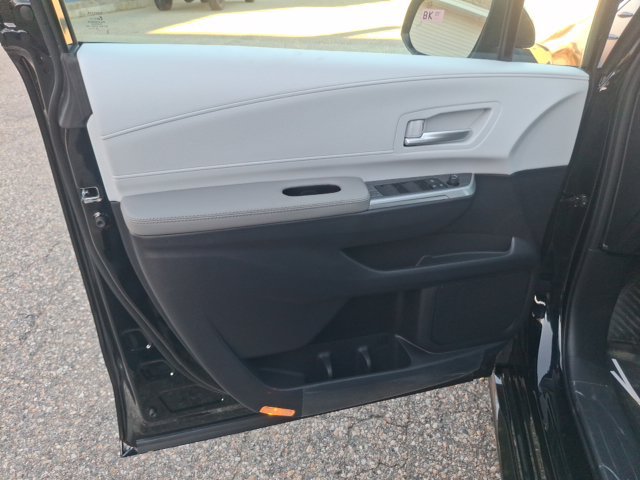 New 2026 Toyota Sienna XLE AWD/4WD image 10