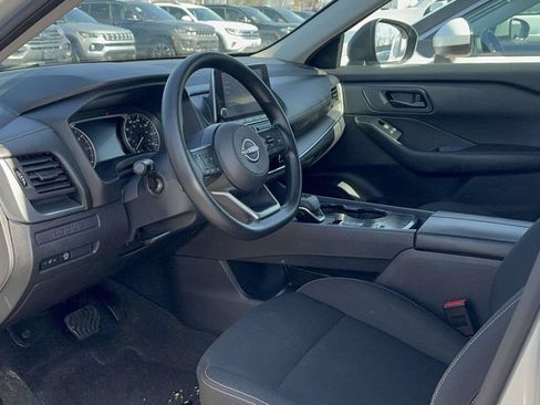 Used 2024 Nissan Rogue S FWD image 30