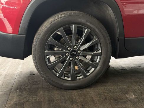Used 2023 Chevrolet Traverse RS AWD/4WD image 17