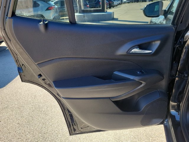 Used 2026 Chevrolet Trax LT FWD image 17