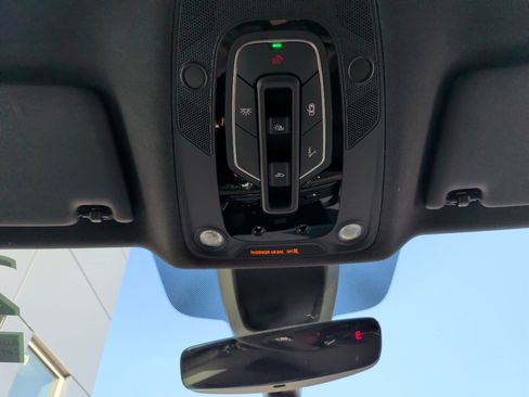 Used 2024 Audi Q5 e Premium Plus w/ Premium Plus Package image 26