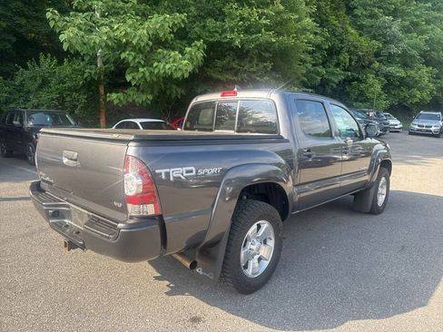 Used 2014 Toyota Tacoma 4x4 Double Cab w/ TRD Sport Package image 6