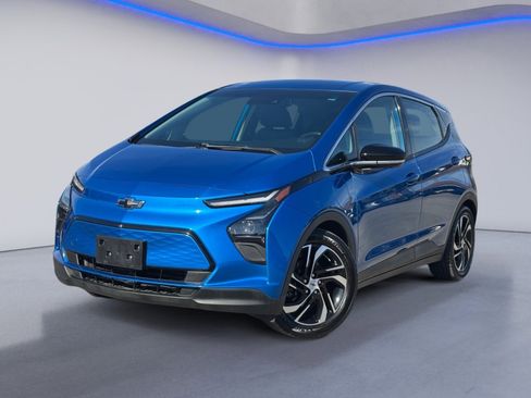 Used 2022 Chevrolet Bolt LT w/ Infotainment Package image 2