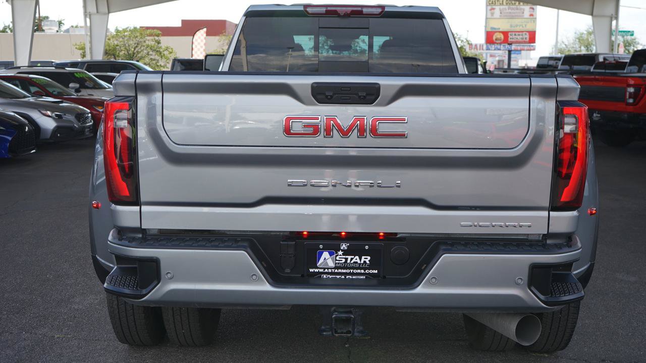 Used 2025 GMC Sierra 3500 Denali w/ Denali Reserve Package AWD/4WD image 4