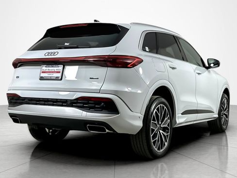 Used 2025 Audi Q5 Premium Plus w/ Premium Plus AWD/4WD image 5