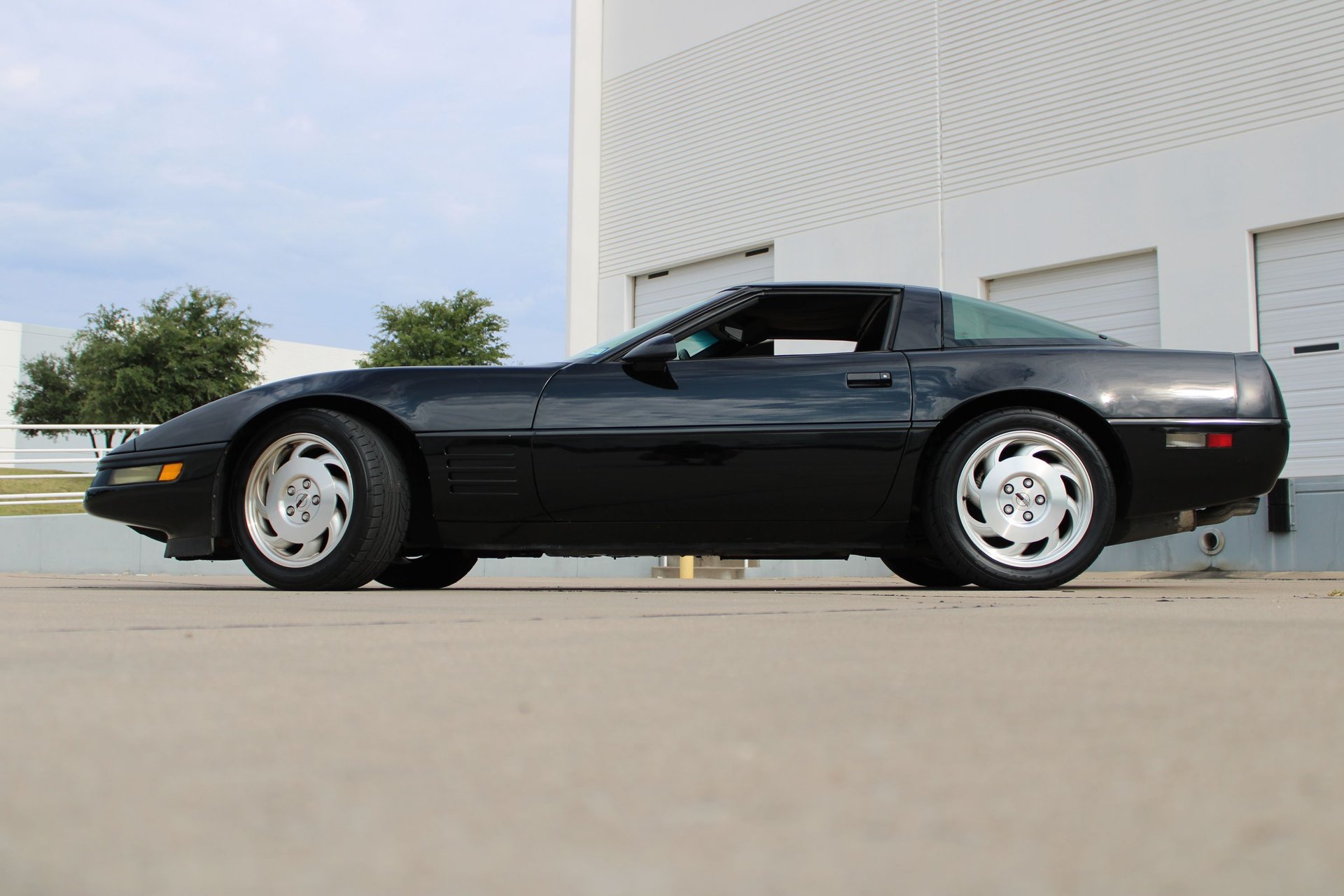 Used 1994 Chevrolet Corvette Coupe RWD image 7