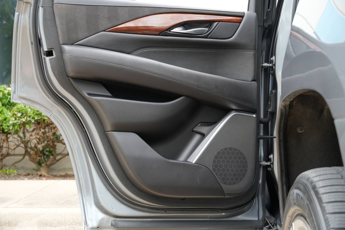 Used 2019 Cadillac Escalade Premium Luxury AWD/4WD image 39