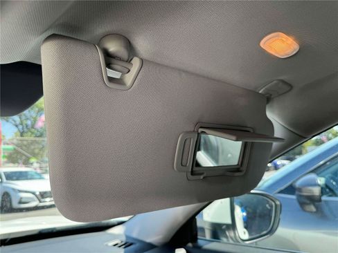 Used 2024 Nissan Pathfinder SL image 33