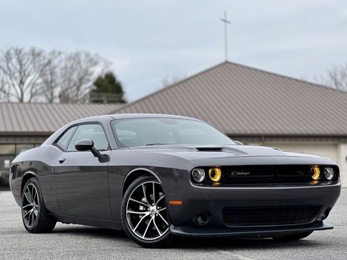 Used 2018 Dodge Challenger R/T Scat Pack w/ Leather Interior Group image 3