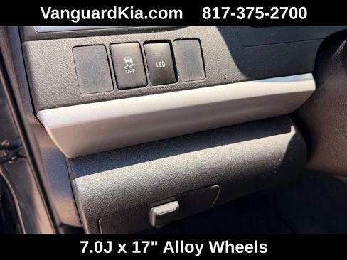 Used 2016 Toyota Camry SE FWD image 16