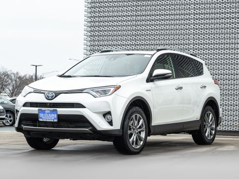 Used 2017 Toyota RAV4 Limited image 7