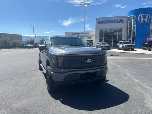 Used 2024 Ford F150 Lightning XLT AWD/4WD image 4
