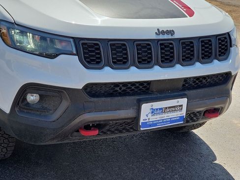 Used 2025 Jeep Compass Trailhawk AWD/4WD image 9