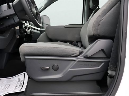 Used 2024 Ford F250 XLT w/ Snow Plow/Camper Package image 37