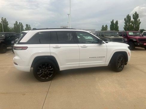 New 2026 Jeep Grand Cherokee Limited AWD/4WD image 5
