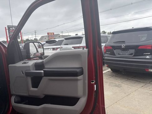 Used 2019 Ford F150 XLT w/ Equipment Group 302A Luxury AWD/4WD image 19