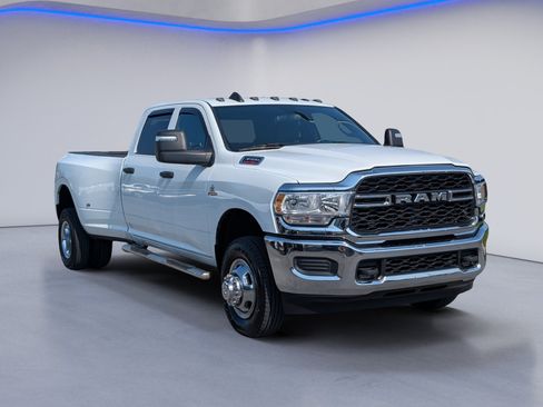 Used 2024 RAM 3500 Tradesman w/ Chrome Appearance Group AWD/4WD image 5