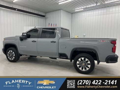 Used 2025 Chevrolet Silverado 2500 Custom w/ Custom Value Package image 5