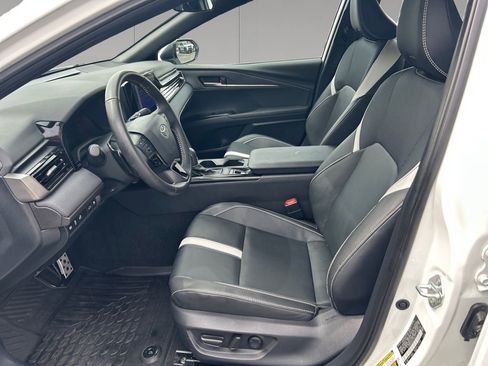 Used 2025 Toyota Camry SE AWD/4WD image 10