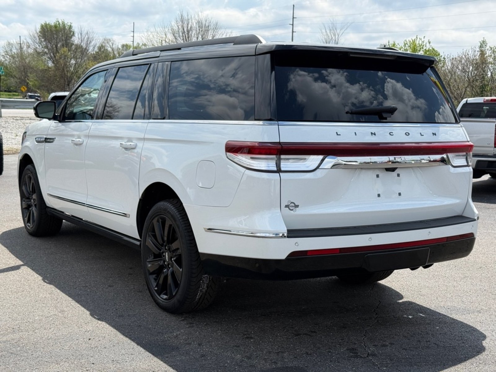 Used 2023 Lincoln Navigator L Black Label AWD/4WD image 6