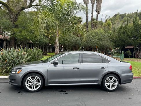 Used 2014 Volkswagen Passat 1.8T SE image 2