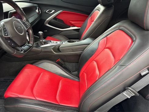 Used 2023 Chevrolet Camaro LT RWD image 13