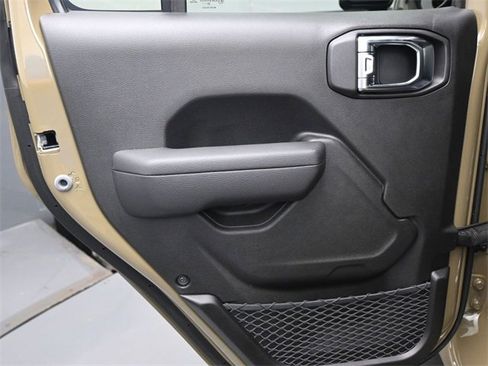 New 2025 Jeep Gladiator Sport image 13