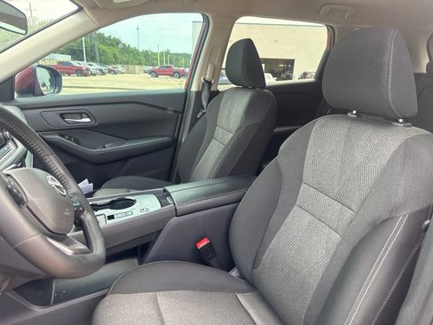 Used 2026 Nissan Rogue SV w/ Cold Weather Package FWD image 10