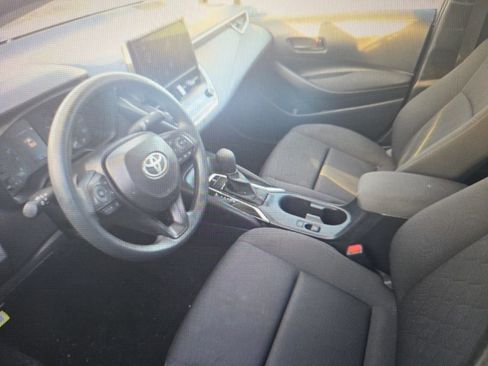 Used 2025 Toyota Corolla LE image 6