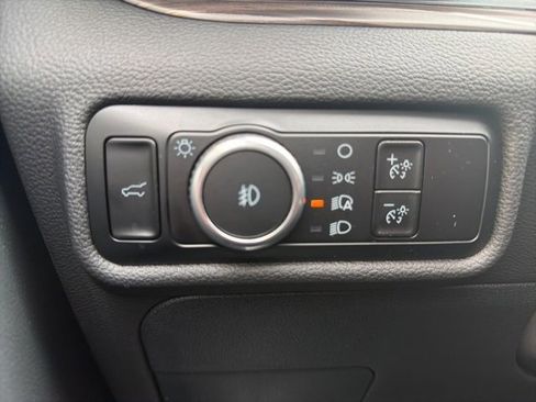 Used 2023 Ford Explorer Limited w/ Limited Technology Package image 19