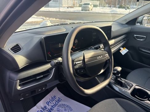 New 2025 Kia K4 LXS image 21