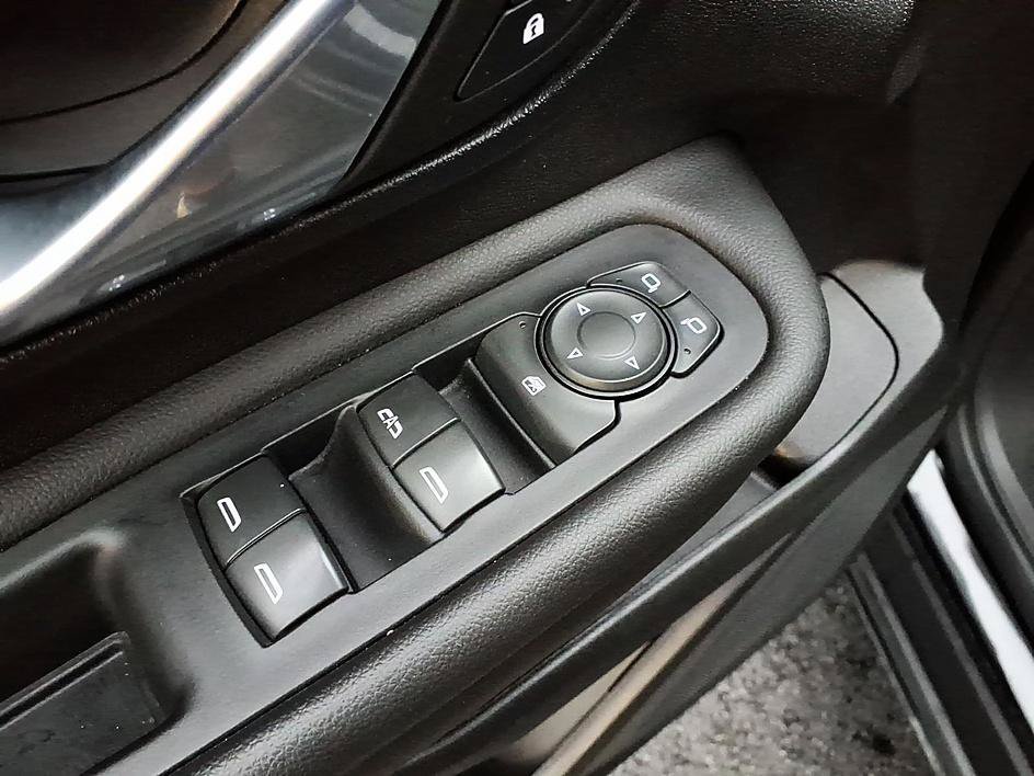 Used 2023 GMC Terrain SLE FWD image 12