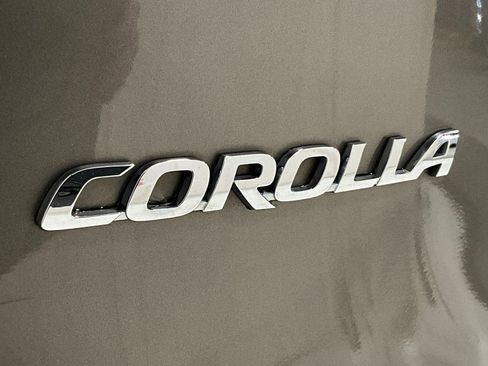 Used 2018 Toyota Corolla SE w/ SE Premium Package image 28