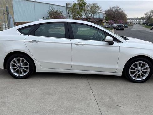 Used 2020 Ford Fusion SE image 6