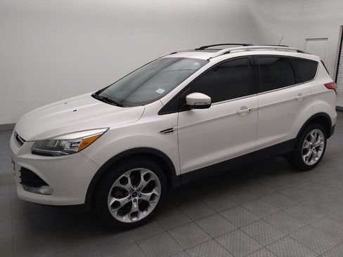 Used 2016 Ford Escape Titanium w/ Equipment Group 301A AWD/4WD image 2