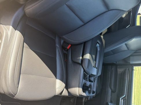 Used 2024 GMC Sierra 1500 SLT image 41
