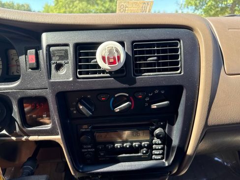 Used 2003 Toyota Tacoma 4x4 Xtracab V6 image 11
