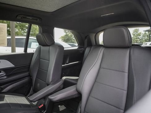 Certified 2025 Mercedes-Benz GLS 450 4MATIC image 31
