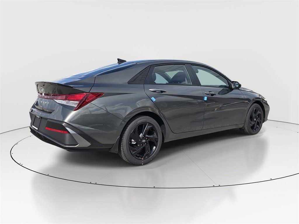 Used 2026 Hyundai Elantra SEL Sport FWD image 5