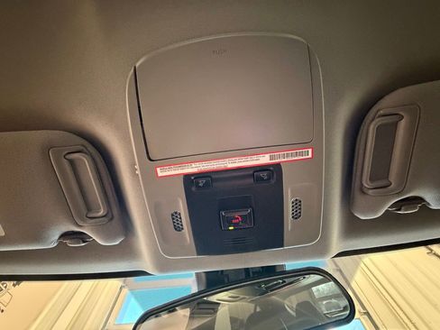 Used 2023 Toyota Camry SE image 29