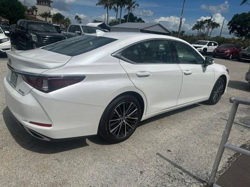 Used 2025 Lexus ES 350 w/ Premium Package FWD image 6